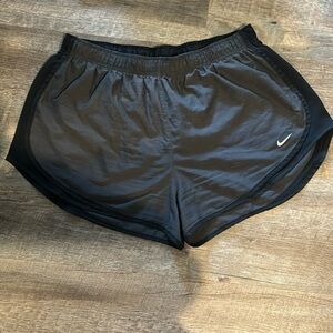 Nike Women’s Tempo Black & Gray Running Short Size XL